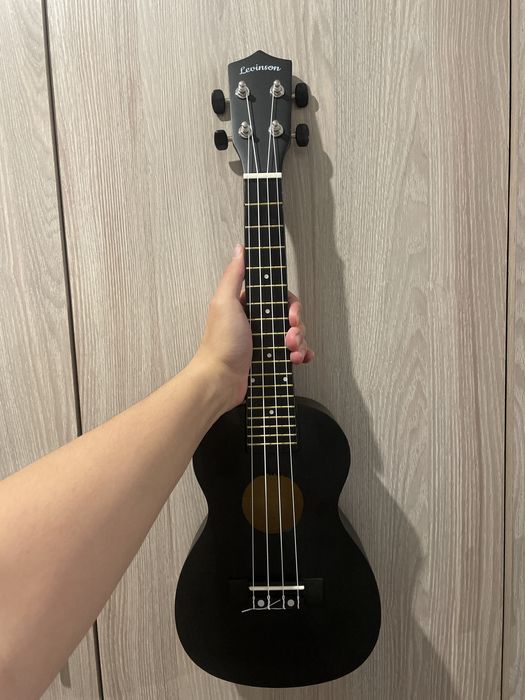 Укулеле сопрано продаю