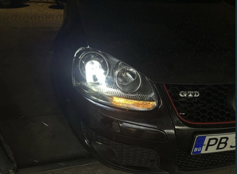 Фарове VW Голф 5 ГТИ Стил Тъмни с лупи Нови  Golf 5 тунинг GTI