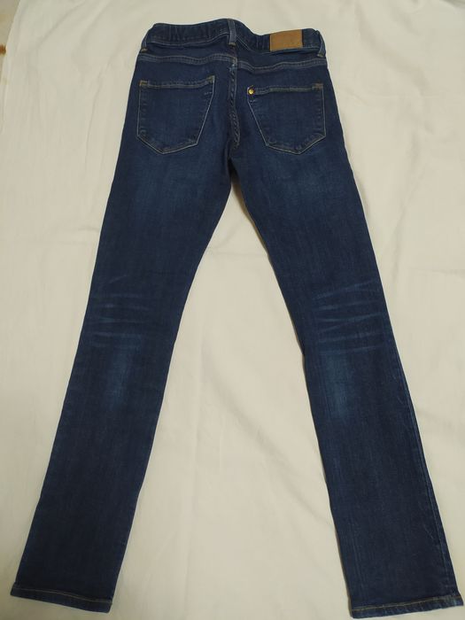 Джинсы на девочку на 10-11 лет на рост 146 см.