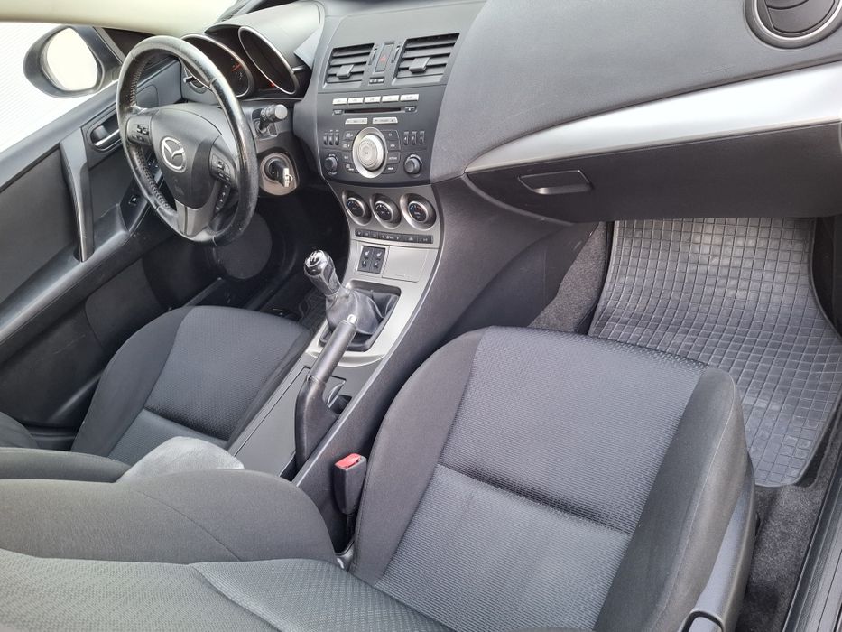 Mazda 3 an 2010 1.6 benzina încălzire jenti Germania