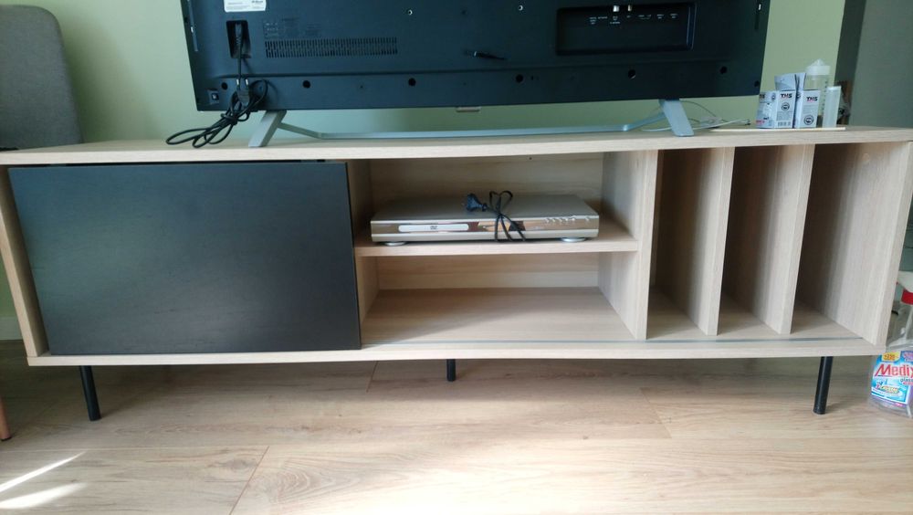ТВ шкаф почти нов