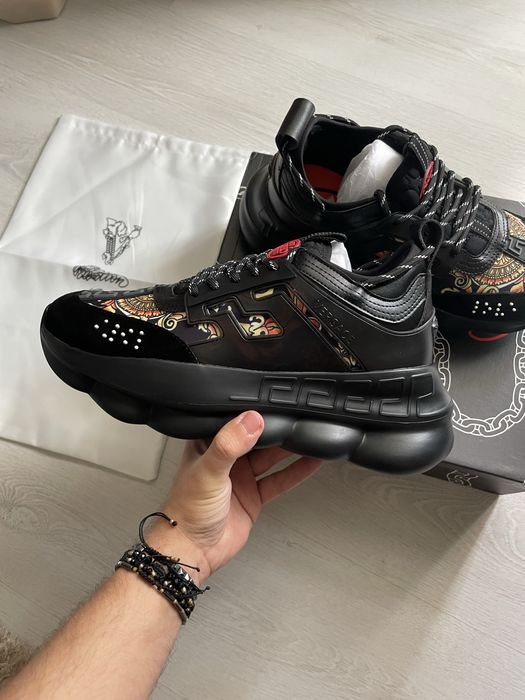 Versace chain reaction 42