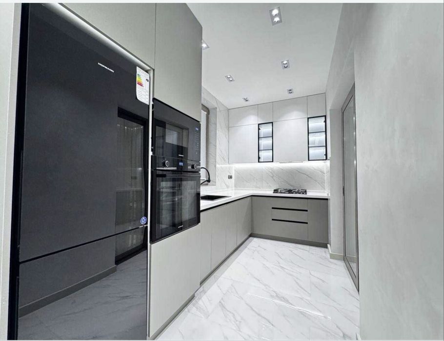 Продаётся квартира в центре города ориетир Госпитальный рынок