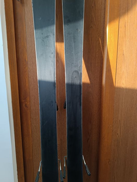 Skiuri Atomic Nomad 164