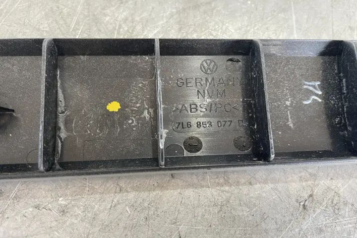 Tweeter fata stanga boxa Volkswagen VW Touareg 2004
