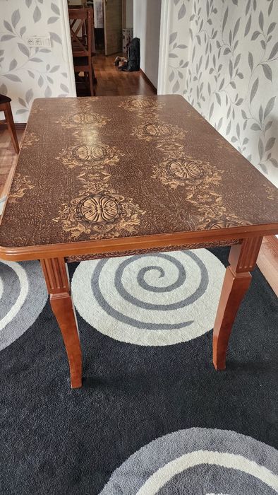 Стол раскладной и 6 стульев