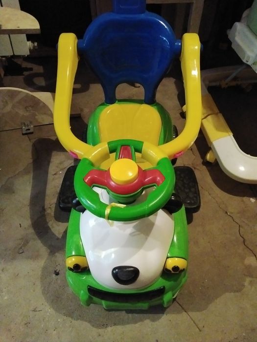 Машинка детская  продам