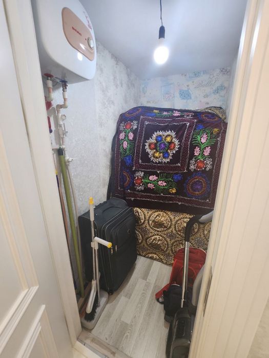 Новостройка квартира сотилади(қизиқ бўса нархи келишилади),ўзимни уйим