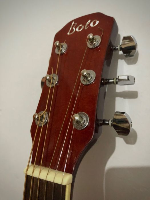 Акустическая гитара