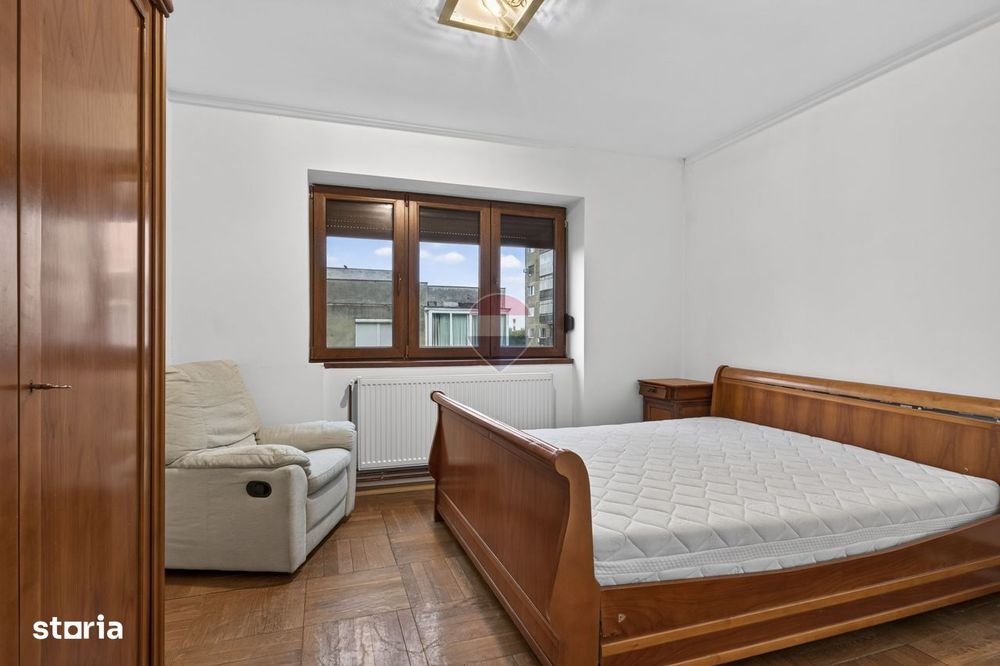Apartament cu 3 camere de închiriat în zona Bancilor