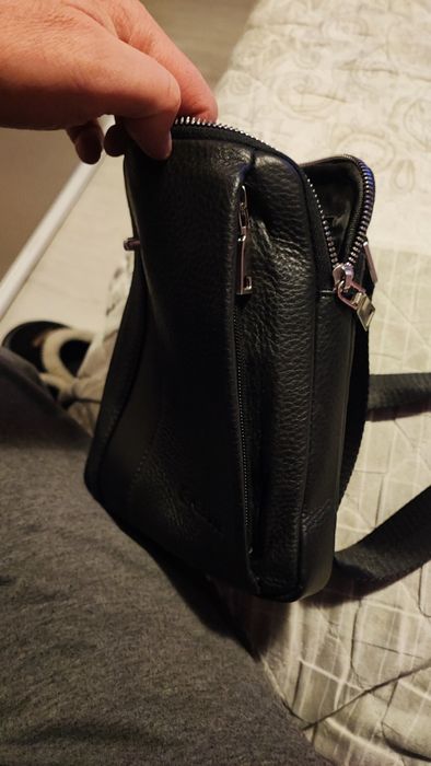 Кожена мъжка чантичка