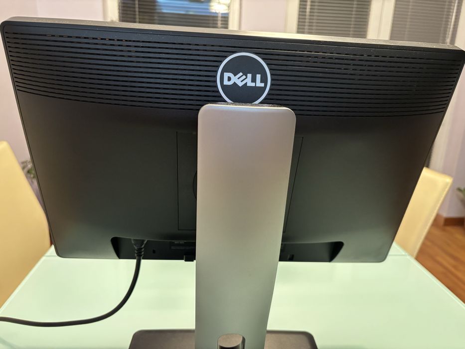 Монитор DELL 19inch