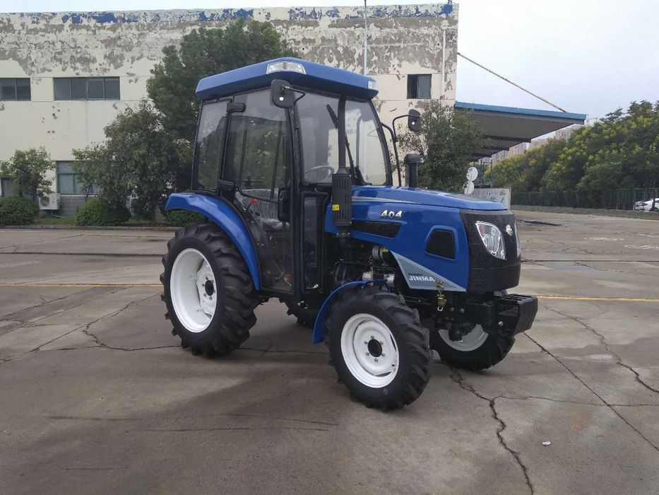 Трактор в Узбекистане . 40 от кучи .  Юкори сифат . Бренд Jinma