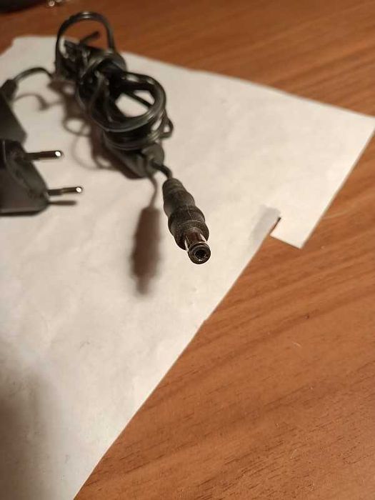 Продам адаптер питания (WB-18D12R).