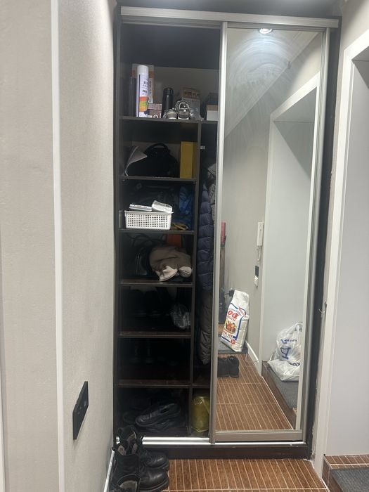 Шкаф ,шифоньер ,прихожая