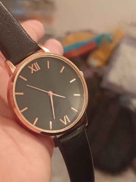 Женские часы черные