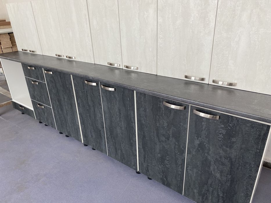 Mobila de bucatarie lungime 300 cm noua !