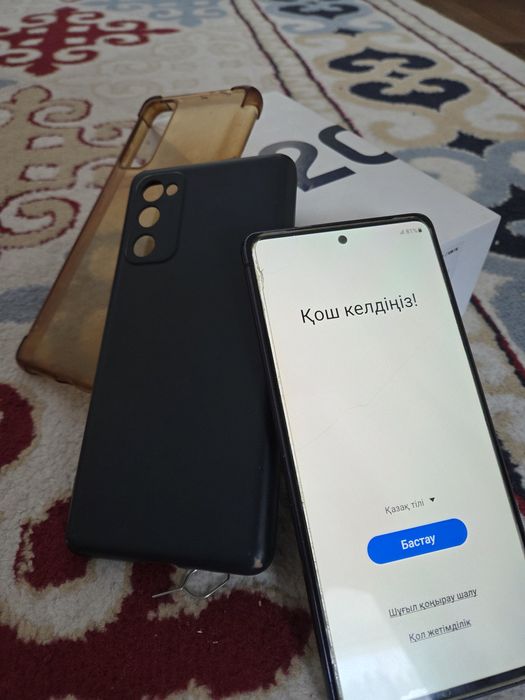 Продам Самсунг S20 fe.6/128.