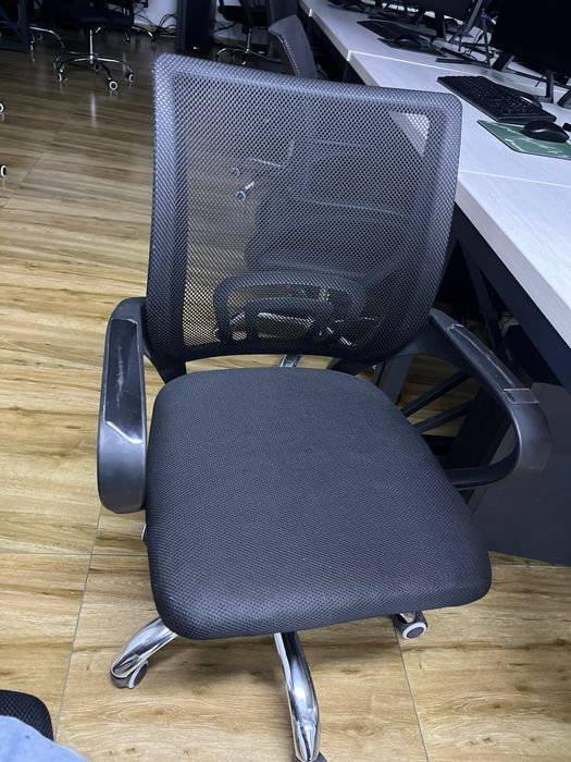 Kreslo +parta =400 kamplekt