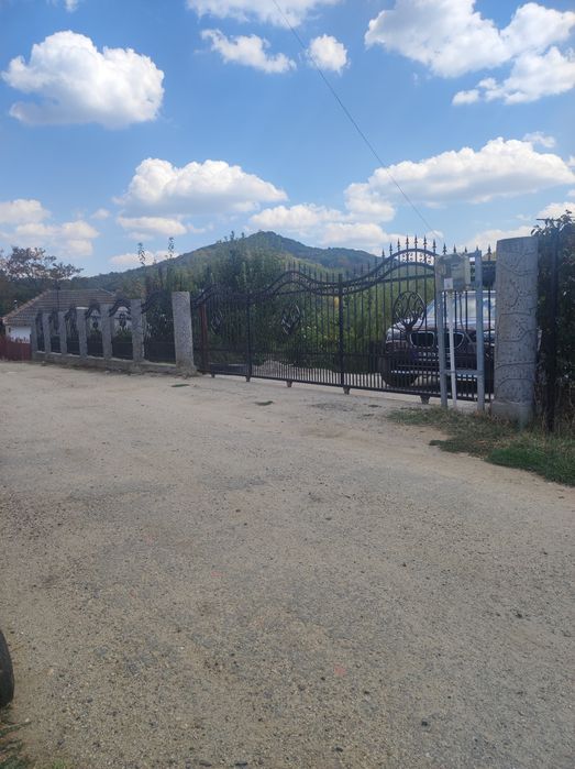 Casa de Vânzare  plus teren de 1080 m