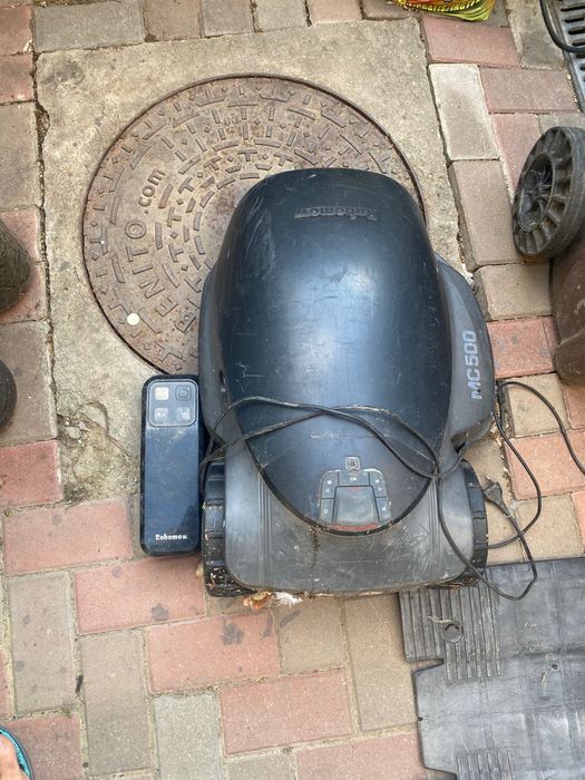 Robot tuns iarba roborow mc 500 defect