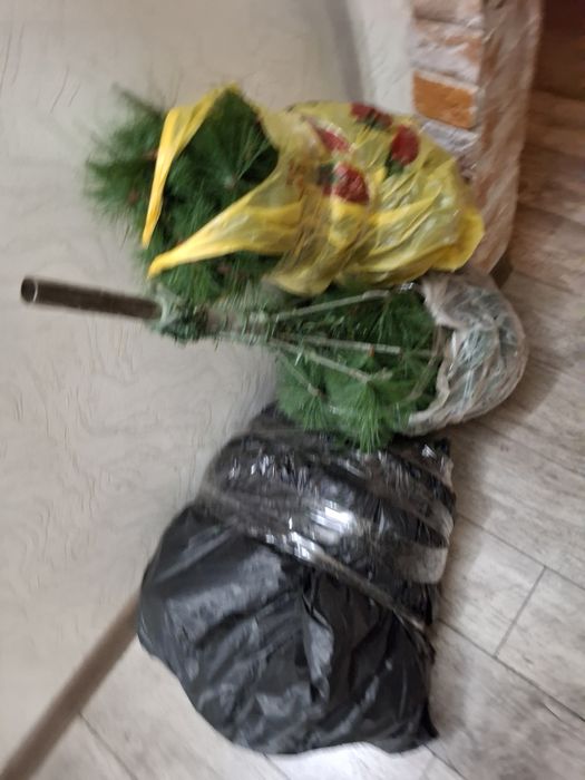 Ёлка искуственная