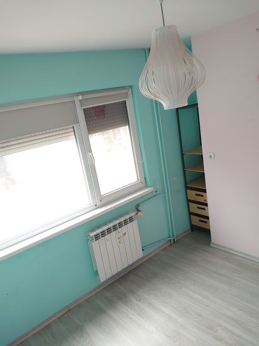 Продава 3-стаен апартамент в жк. Изток от собственик