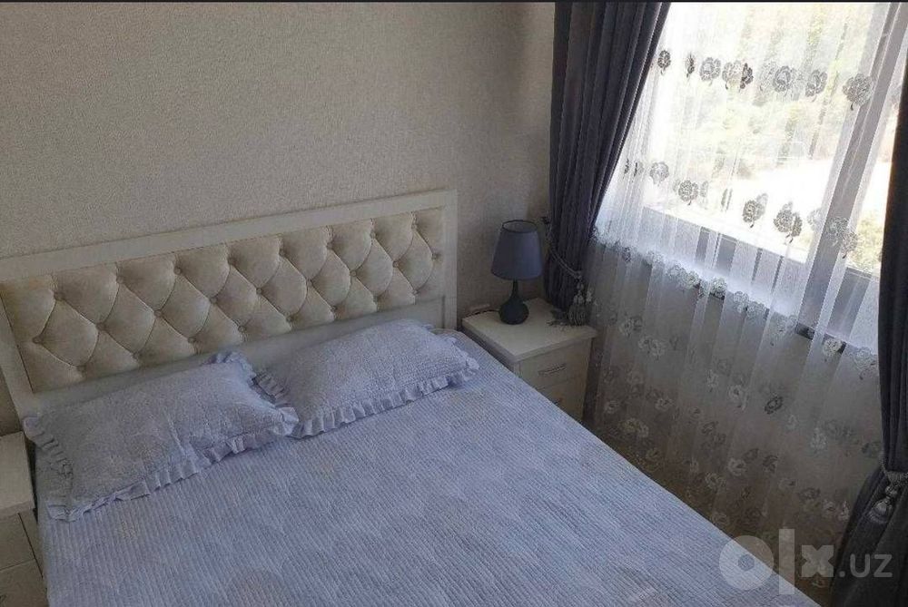 Срочно Срочно сдаёт в аренду 2 комнута адрес азиз базар 300$
