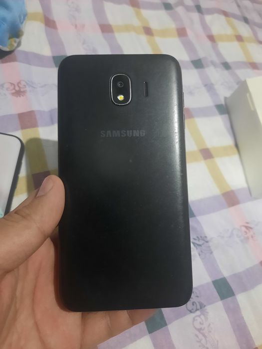 Продам телефон Самсунг J4