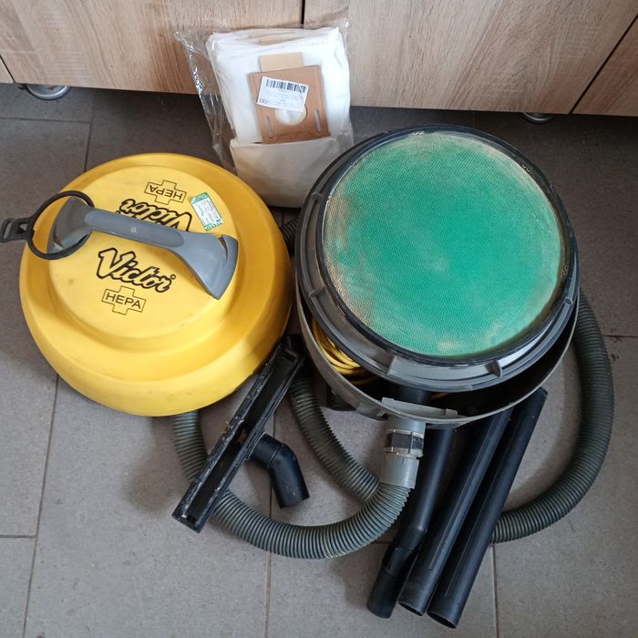 Aspirator Victor cu filtru Hepa.