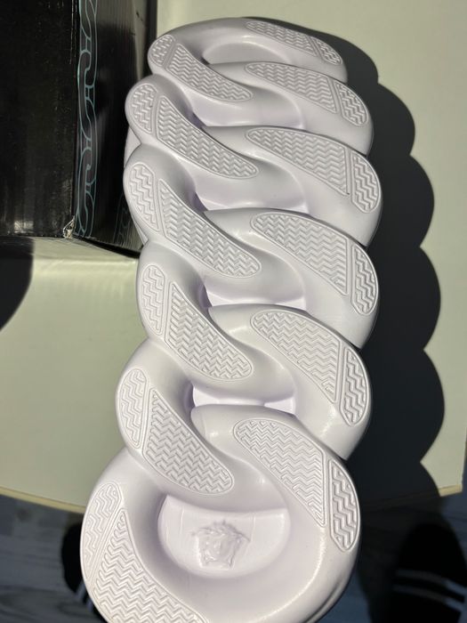 Adidasi Versace Chain Reaction,noi,nepurtati