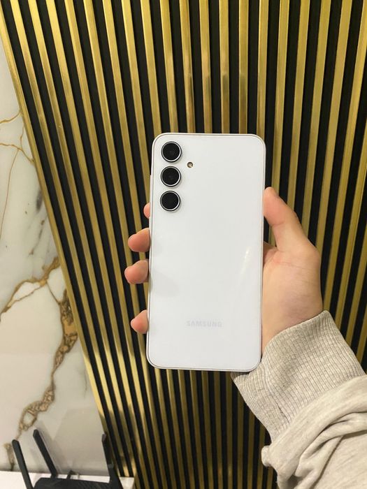 Samsung a 35 5G/айфон а 35 5G