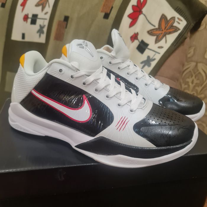 Продам кроссовки