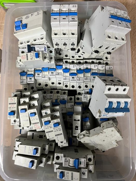 Siguranțe automate diferențiale, magnetotermice  contractori Schneider