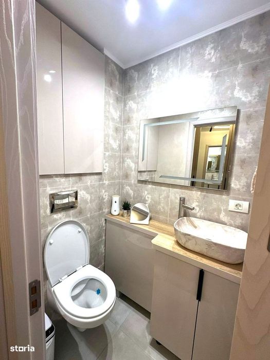 Poarta 6, apartament decomandat cu 3 camere