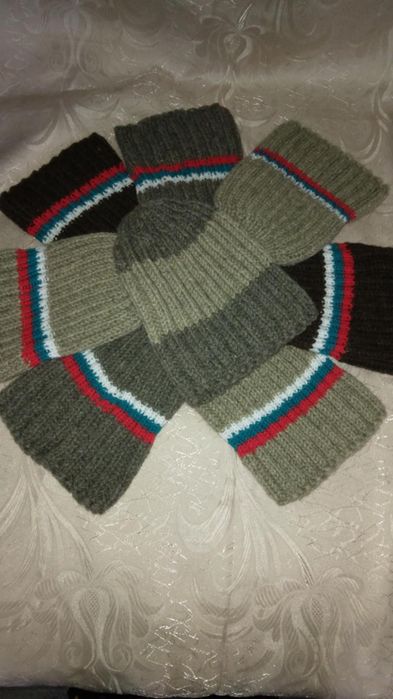 Ръчно плетени вълнени шапки