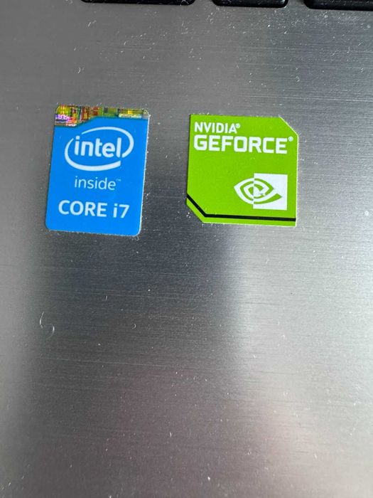 Laptop i7 12GB RAM SSD + NVIDIA – Full HD;