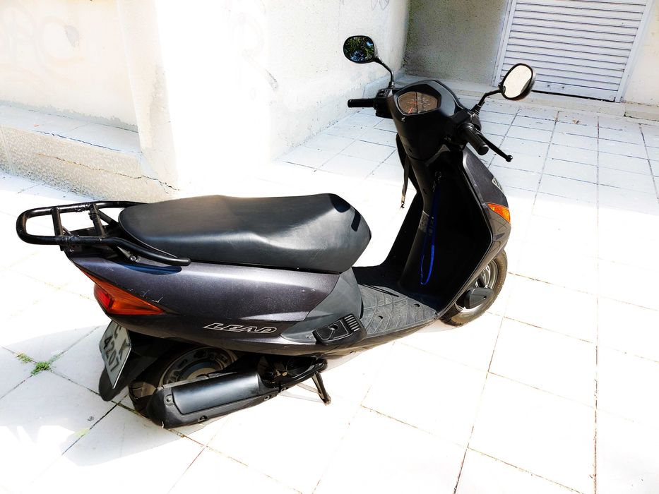 скутер Honda lead 100