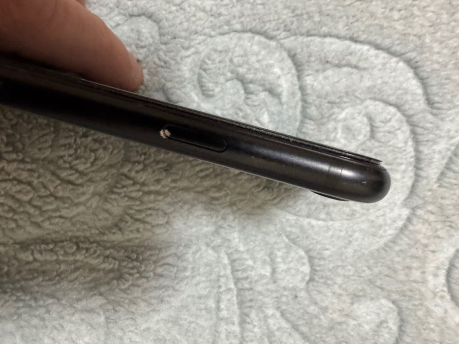 iPhone SE 2020 с гаранция