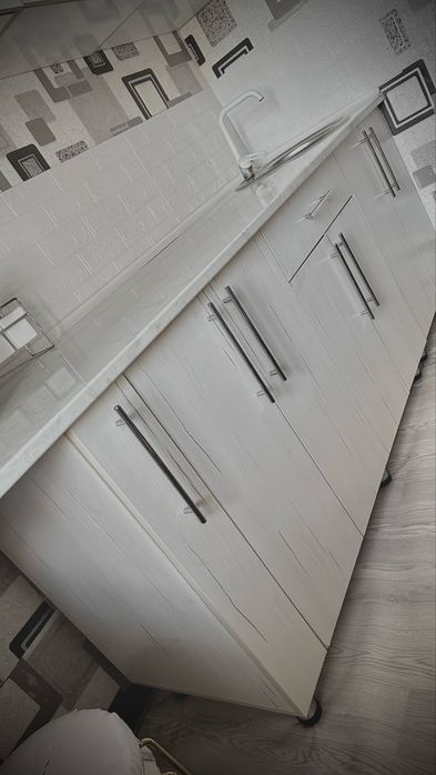 Кухоный гарнитур+микроволновка