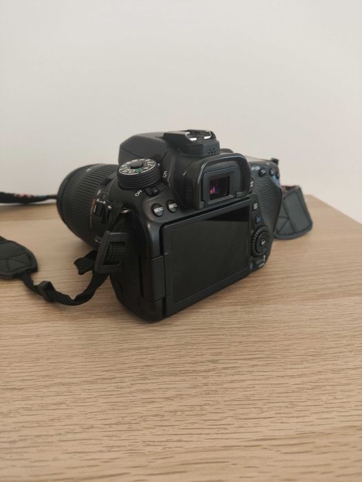 Aparat foto Canon 80D