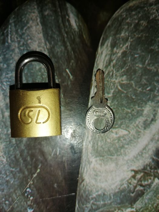 Маленький замок с ключом