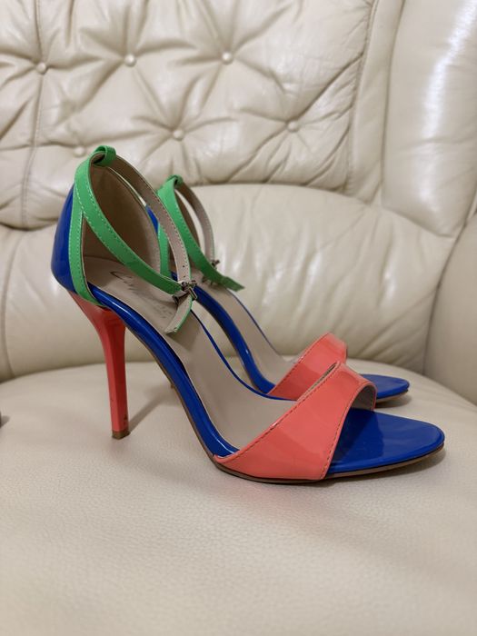 Босоножки, туфли летние