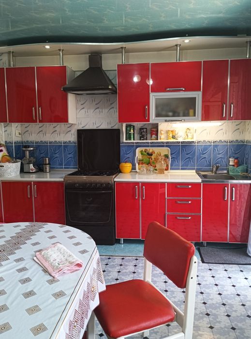 Яшнабадский район 2 дома. Во дворе.3.5. сот.