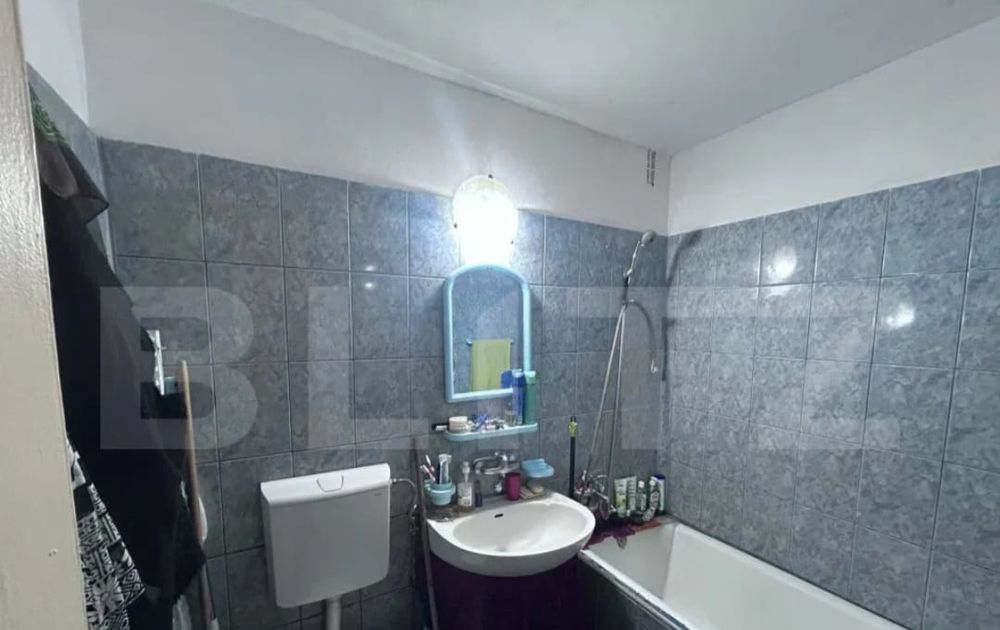 Vand garsoniera 27mp