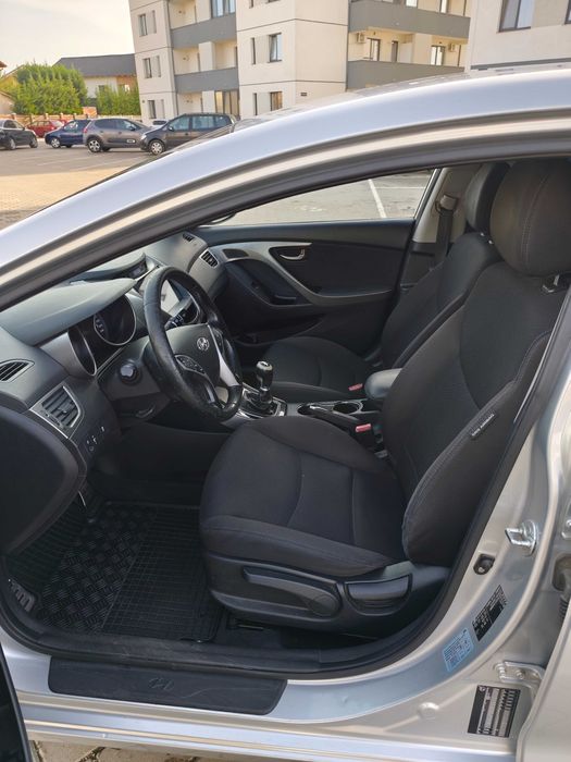 Hyundai Elantra 2012 1.6 benzina 116000 km