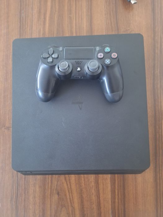 PS4 Slim 500GB + Controller Original + 3 Jocuri | Stare Foarte Bună