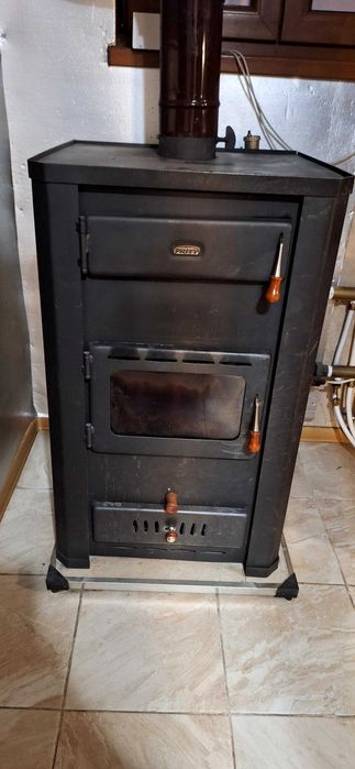 Камина на твърдо гориво