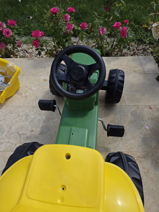 Tractor copii Rolly Kid John Deere cu cupă și remorca
