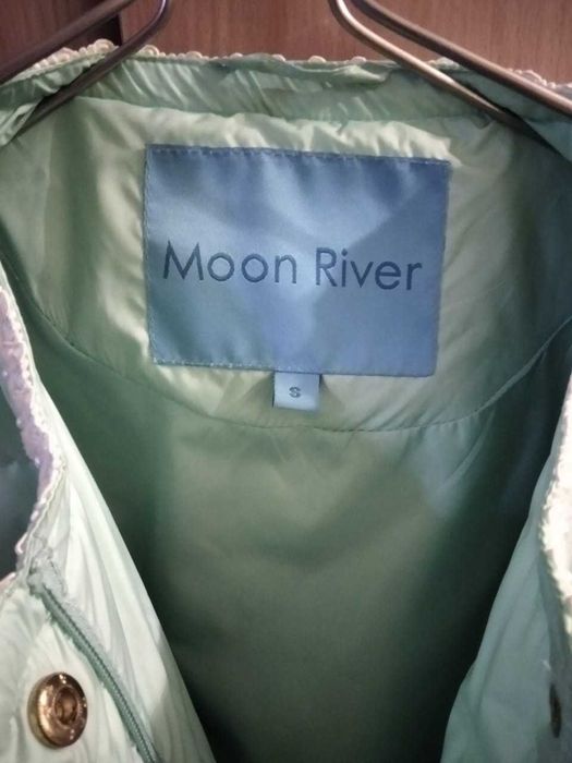 Легкая куртка от Moon River